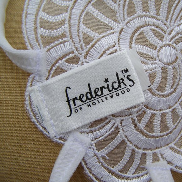NEW White Fredericks of Hollywood Lingerie + Thong - Picture 9 of 13